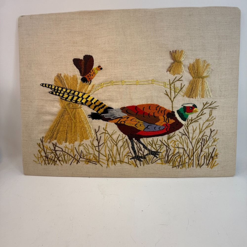 Unbranded‎ Vtg. 1970's Multi-Colored Ring-Necked Pheasant Needlepoint 18"x14"
